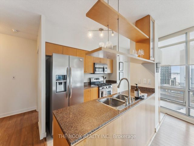 902 - 3 Navy Wharf Crt