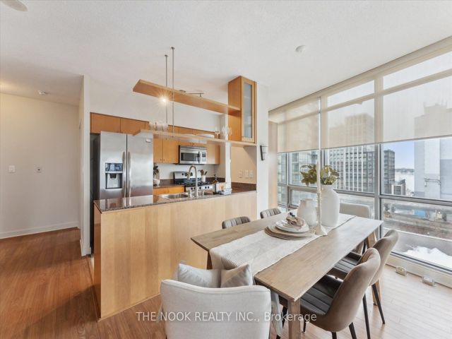 902 - 3 Navy Wharf Crt
