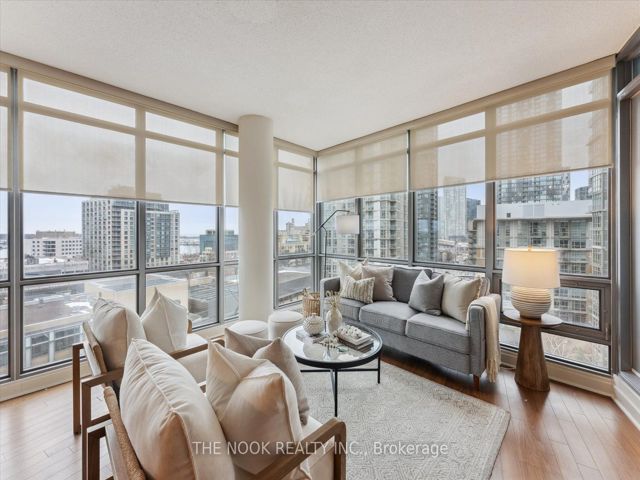 902 - 3 Navy Wharf Crt