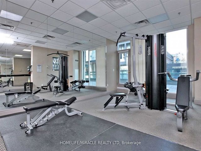302 - 30 Grand Trunk Cres