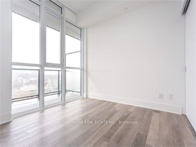 1402 - 32 Davenport Rd