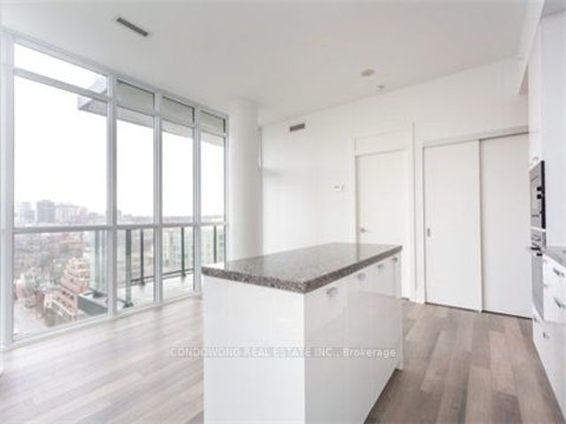 1402 - 32 Davenport Rd
