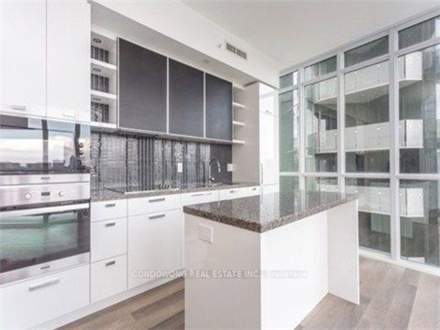 1402 - 32 Davenport Rd