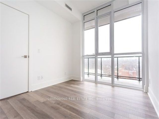 1402 - 32 Davenport Rd