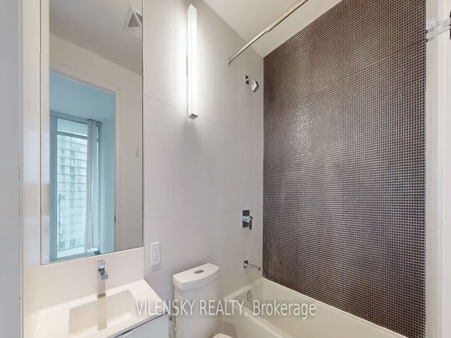 3311 - 125 Peter St
