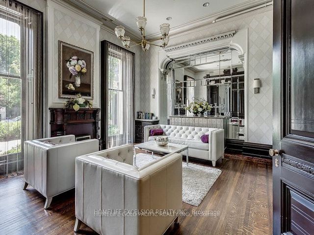 1303 - 28 Linden St