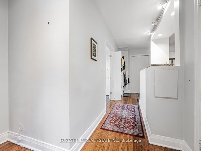305 - 1840 Bathurst St