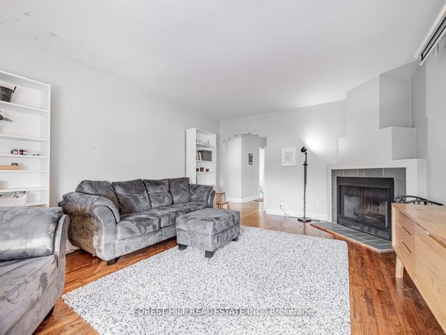 305 - 1840 Bathurst St