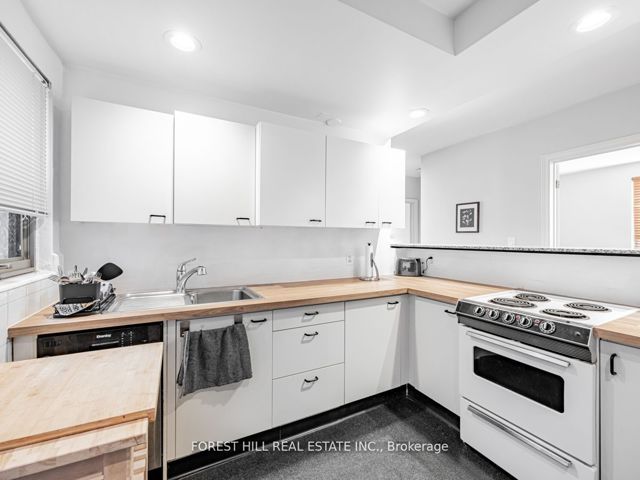 305 - 1840 Bathurst St