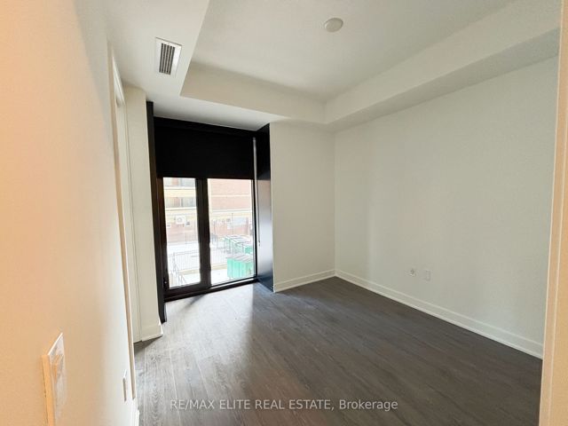 TH10 - 55 Charles St E