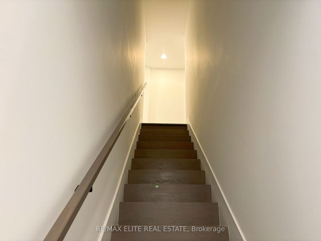TH10 - 55 Charles St E
