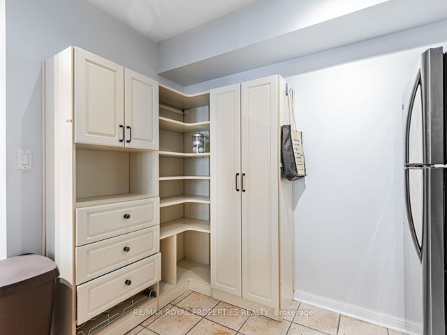 1202 - 5 Everson Dr