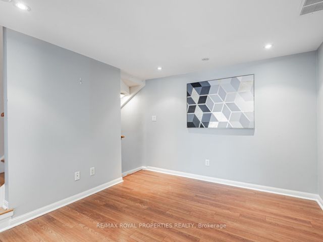 1202 - 5 Everson Dr