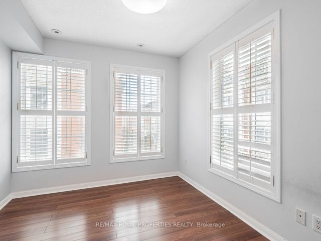 1202 - 5 Everson Dr