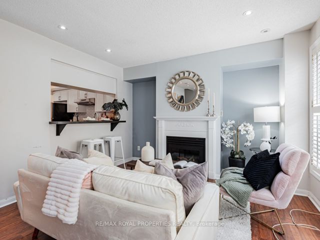 1202 - 5 Everson Dr