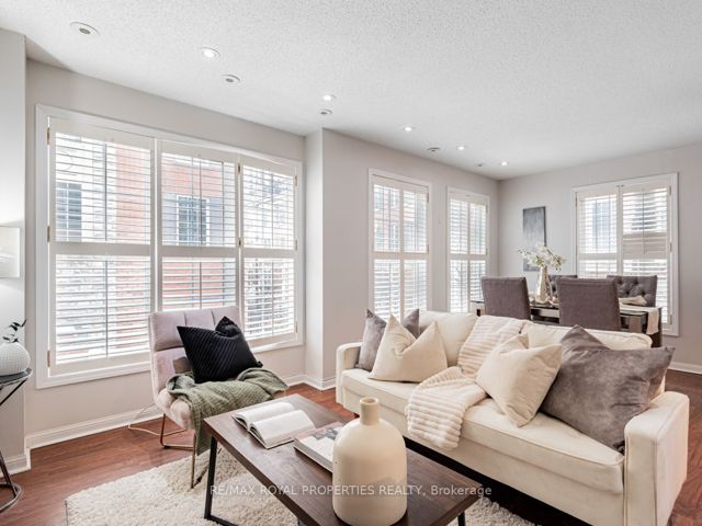 1202 - 5 Everson Dr