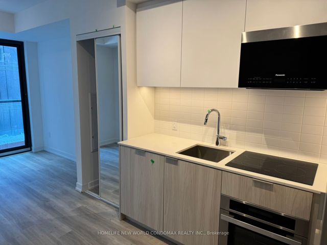 702 - 28 Eastern Ave