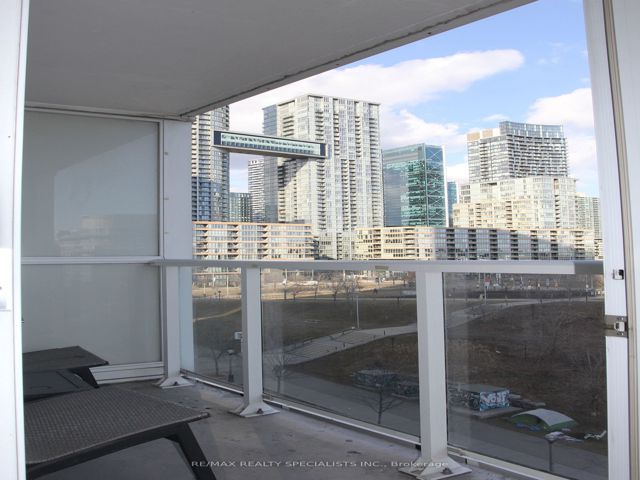 707 - 75 Queens Wharf Rd