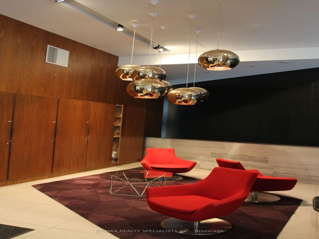 707 - 75 Queens Wharf Rd
