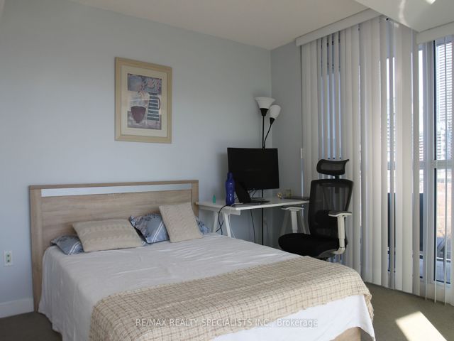 707 - 75 Queens Wharf Rd