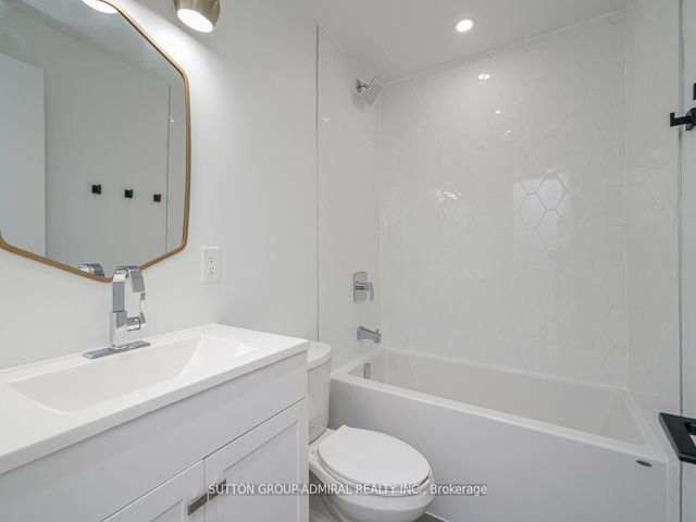 PH05 - 150 Neptune Dr