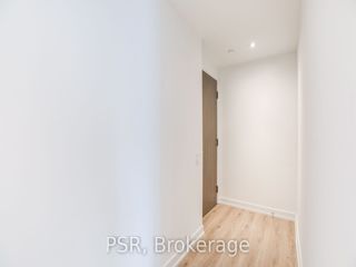 1605 - 161 Roehampton Ave