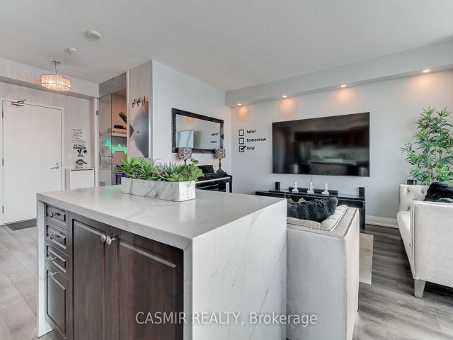 707 - 215 FORT YORK Blvd N