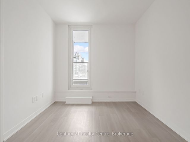 345 - 500 Wilson Ave