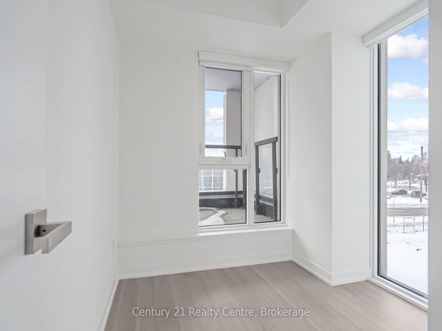 345 - 500 Wilson Ave