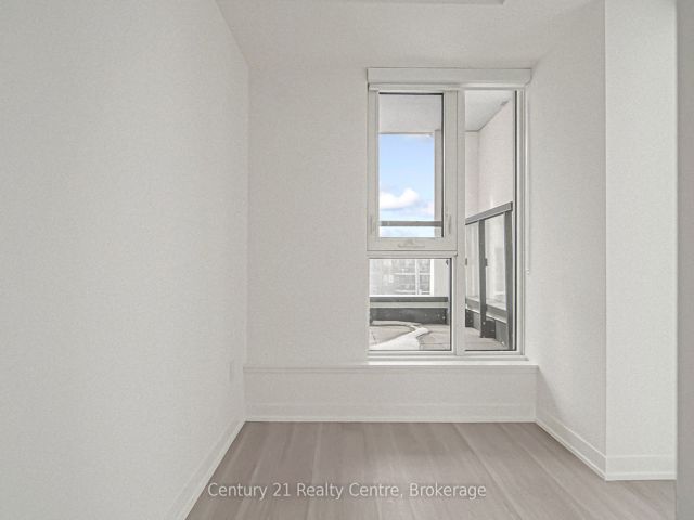 345 - 500 Wilson Ave