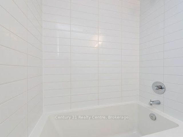 1402 - 1603 Eglington Ave W