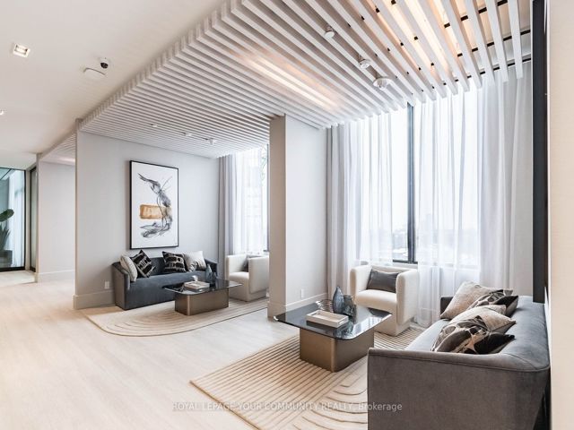 1016 - 2020 Bathurst St