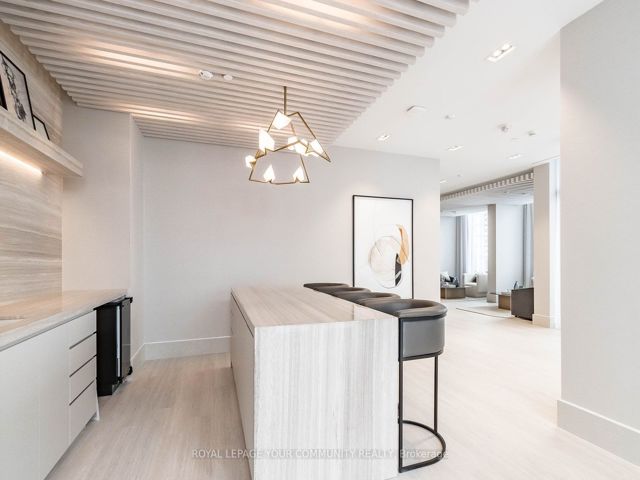 1016 - 2020 Bathurst St
