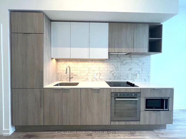 1016 - 2020 Bathurst St
