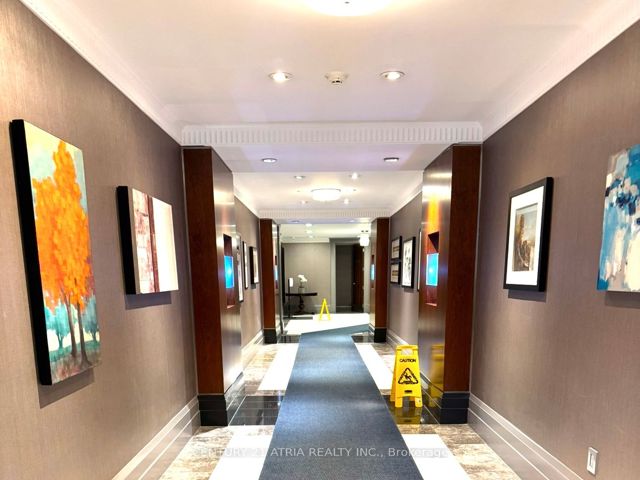 1111 - 3 Rean Dr S