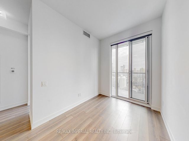 2706 - 3 Gloucester St