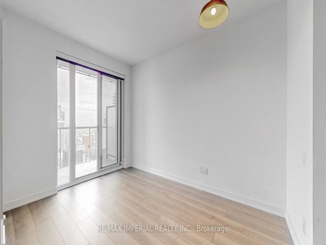 2706 - 3 Gloucester St