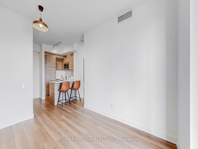 2706 - 3 Gloucester St