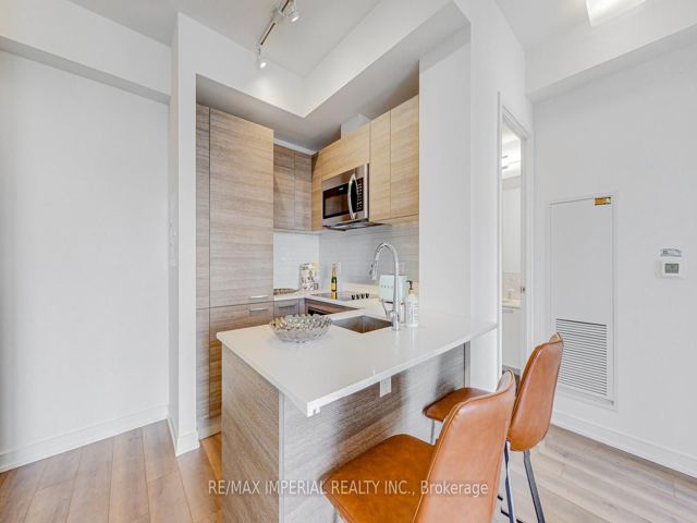 2706 - 3 Gloucester St