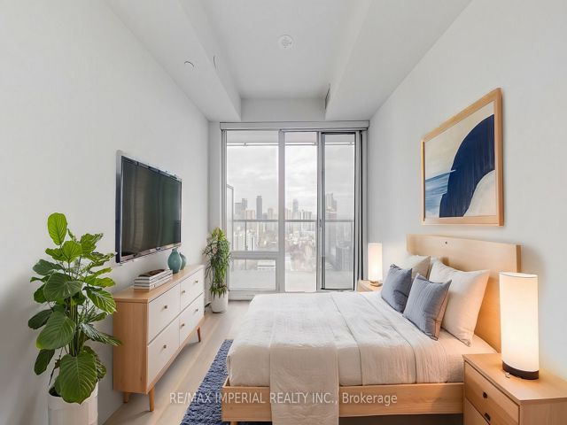 2706 - 3 Gloucester St