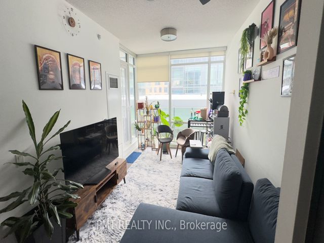 S301 - 455 Front St E