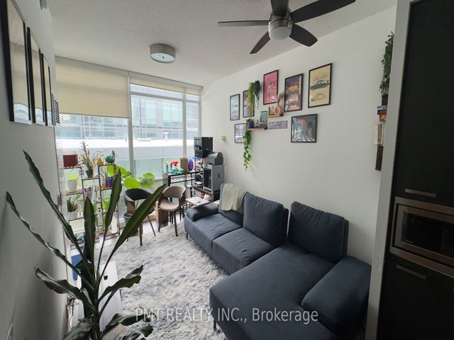 S301 - 455 Front St E