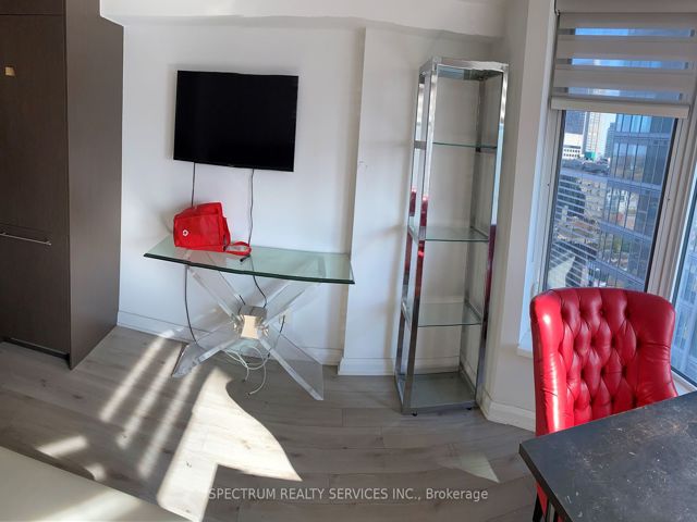 2612 - 155 Yorkville Ave