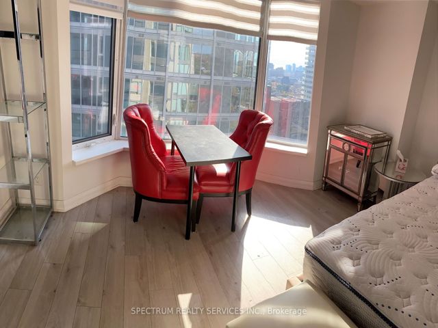 2612 - 155 Yorkville Ave