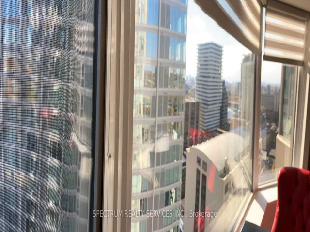 2612 - 155 Yorkville Ave