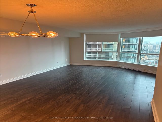 1608 - 38 Elm St