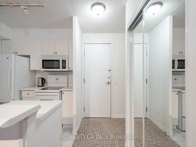 606 - 152 St Patrick St