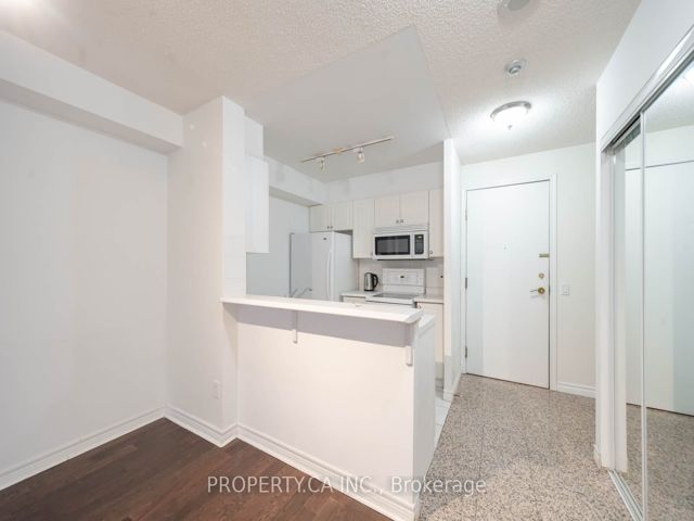 606 - 152 St Patrick St