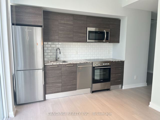 2407 - 28 Wellesley St E