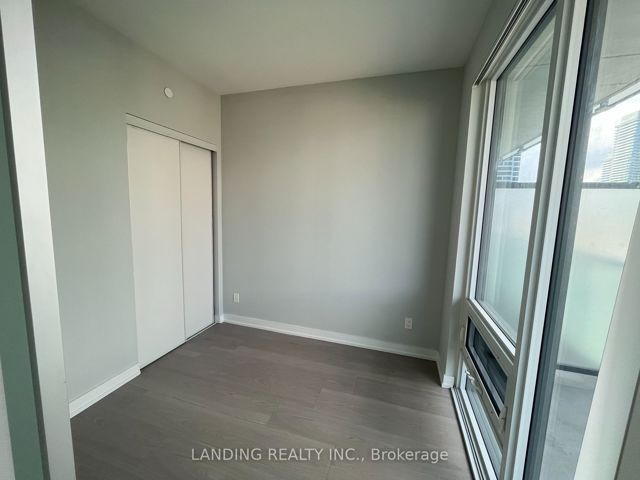 2407 - 28 Wellesley St E